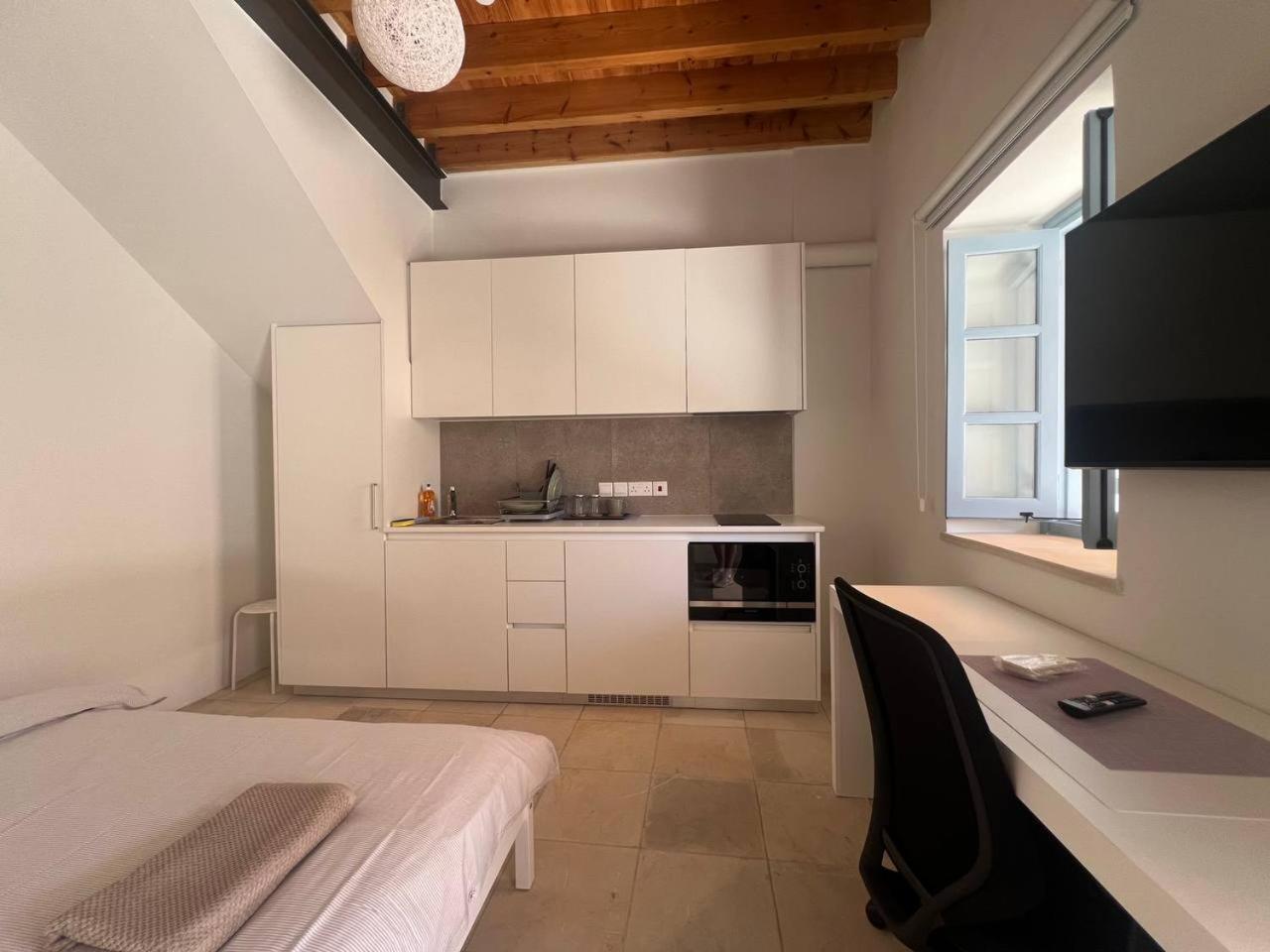 Heritage Hotel Limassol Bagian luar foto